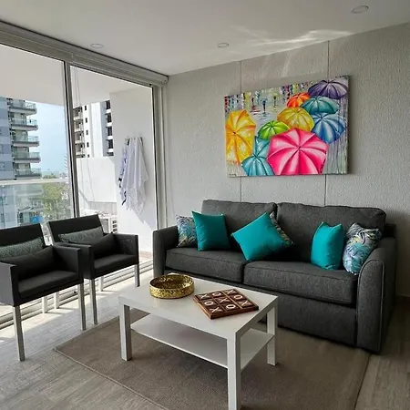 Lujosa Dominique 1210 Apartment