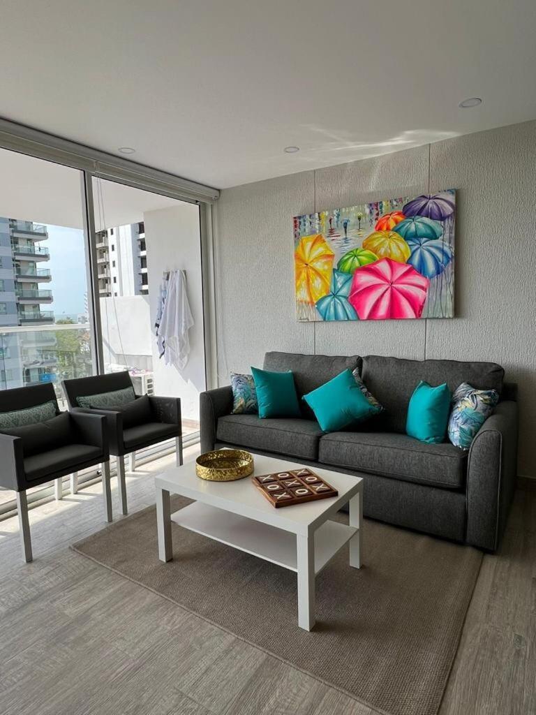 Lujosa Dominique 1210 Apartment
